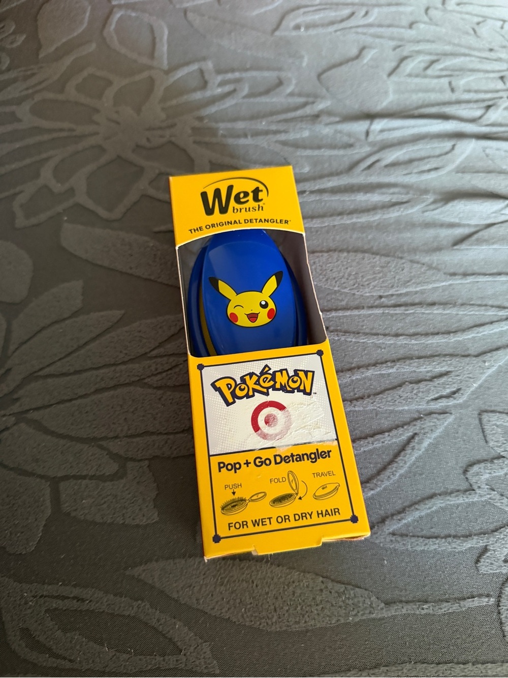 Pokémon Pikachu Blue Pop + Go Detangler